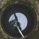 Soluții de fixare pentru rigole în zone cu trafic greu